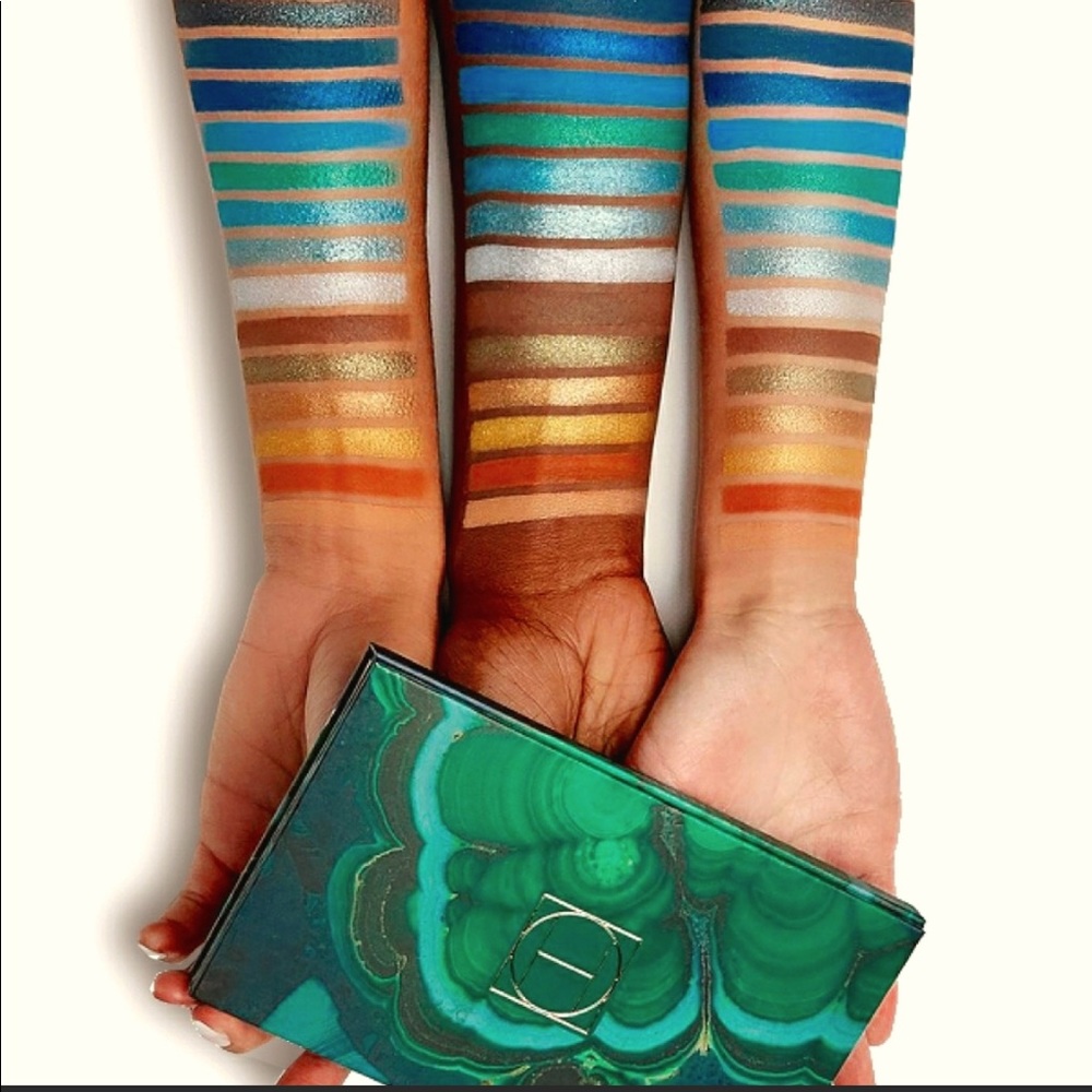 Hipdot Eyeshadow Palette Cenote Metallic Shimmer